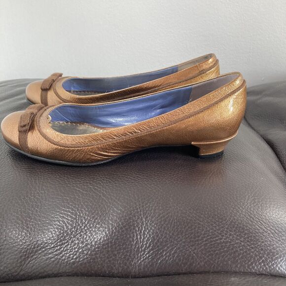 MARC JACOBS BRASS GOLD Metallic Pumps with bow Kitten Heel Shoes SZ 36 1/2 - Picture 2 of 6